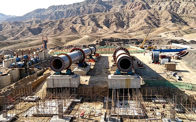 宁夏Ф3.5X75m日产400吨石灰回转窑安装现场